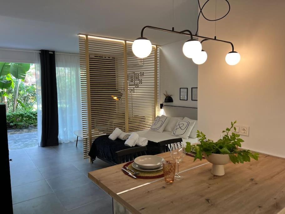 Puerto Banus Eddie Suite Marbella Bagian luar foto